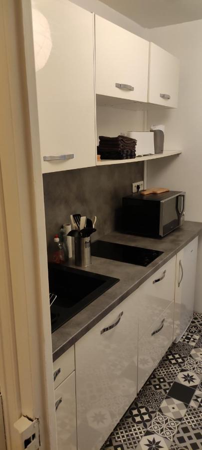 Le Barbatre Apartment Реймс Екстериор снимка
